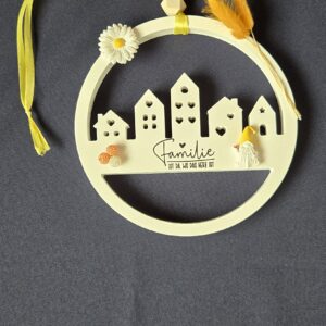 Türschmuck mit gelben Band