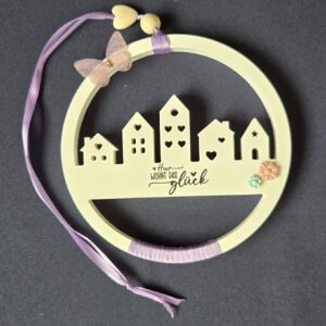 Türschmuck mit violetten Band